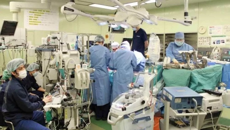 NOVIDADE: Cirurgia inédita realiza transplante de pulmão para paciente com covid-19