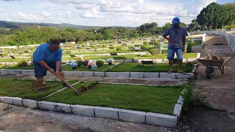 SEM MORTO: Coveiros recebiam dinheiro de famílias para garantir lugar em cemitério