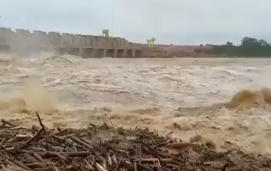 IMPRESSIONANTE: Vídeo mostra força da usina de Jirau nas águas do rio Madeira
