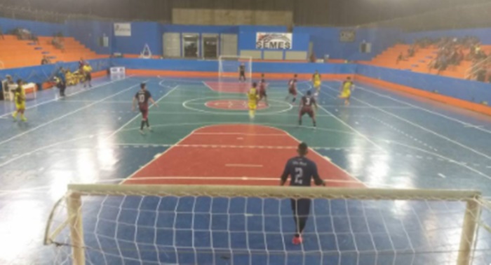 FUTSAL: Três jogos pelo campeonato municipal movimentam Poliesportivo