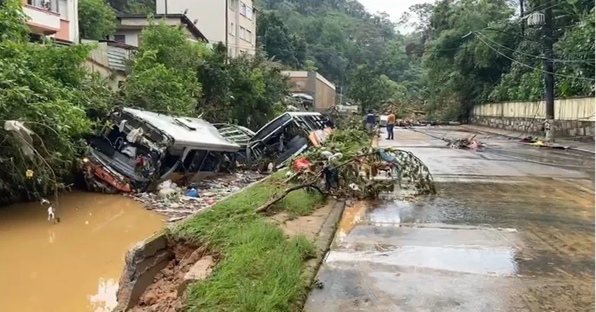 TRAGÉDIA: Desastre provocado pelas fortes chuvas deixa vários mortos em Petrópolis