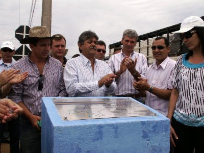 Cassol inaugura asfalto de Nova Brasilândia a São Miguel, construído com recursos do Estado