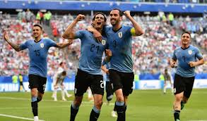 Cavani marca duas vezes, Uruguai elimina Portugal de CR7 e avança para pegar a França