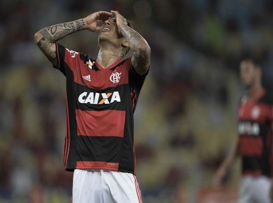 Flamengo empata com Coritiba e dá adeus ao sonho de título