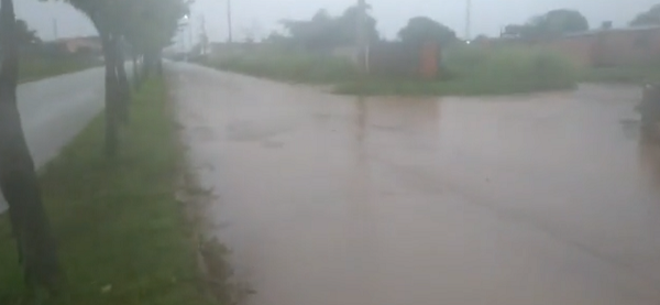 DILÚVIO NA CAPITAL: Toda vez que chove a população não tem onde recorrer