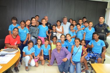 Alunos da Escola Dirceu de Almeida visitam a Prefeitura