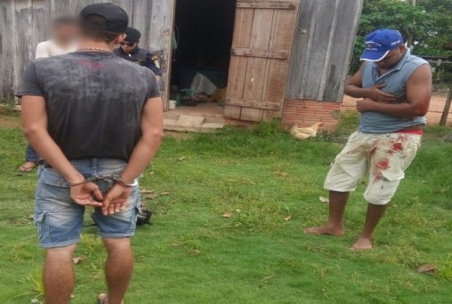 Indivíduo tenta furtar residência mas acaba surpreendido e baleado pelo dono