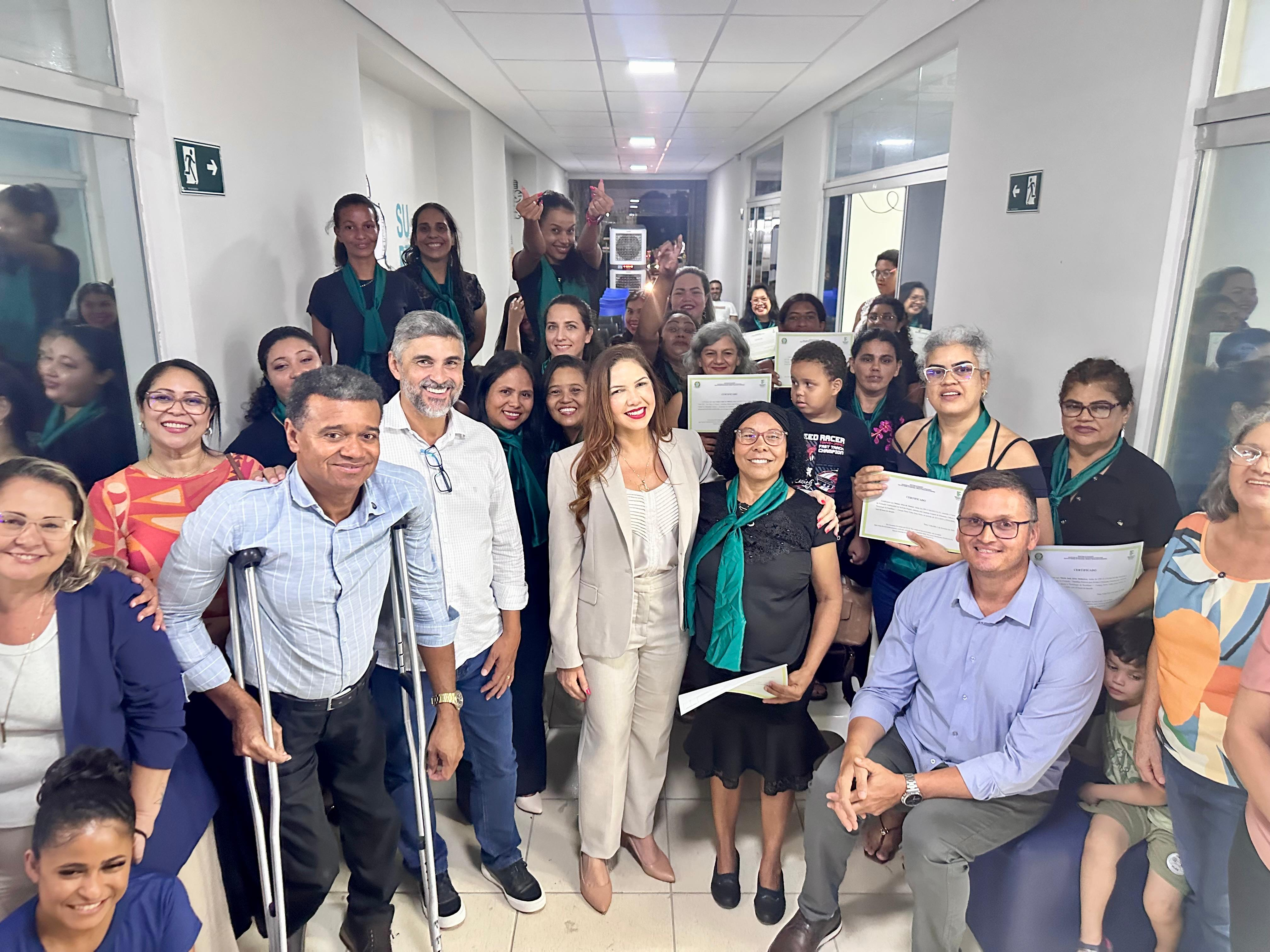 CRISTIANE LOPES : Deputada faz história ao empoderar mães atípicas com capacitação e oportunidades