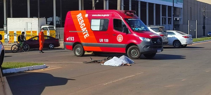 RODOVIA: Grave acidente entre caminhão de lixo e bicicleta mata ciclista