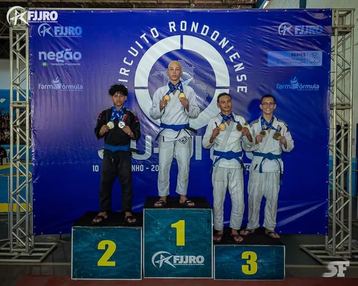 JIU-JÍTSU: Yarley Luan Leandro Santos é campeão em duas modalidades no Campeonato Estadual