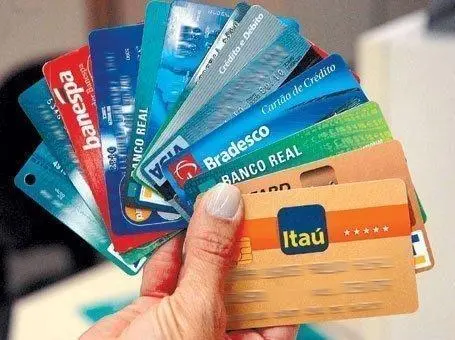 APERTO: Juros do cartão de crédito e do cheque especial sobem em 2019