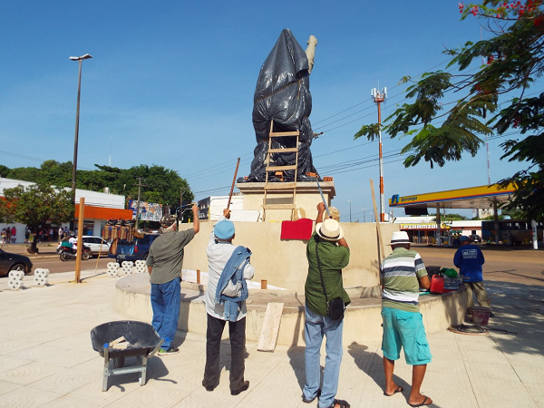 DENÚNCIA: Soldados da Borracha protestam contra falso monumento em Porto Velho