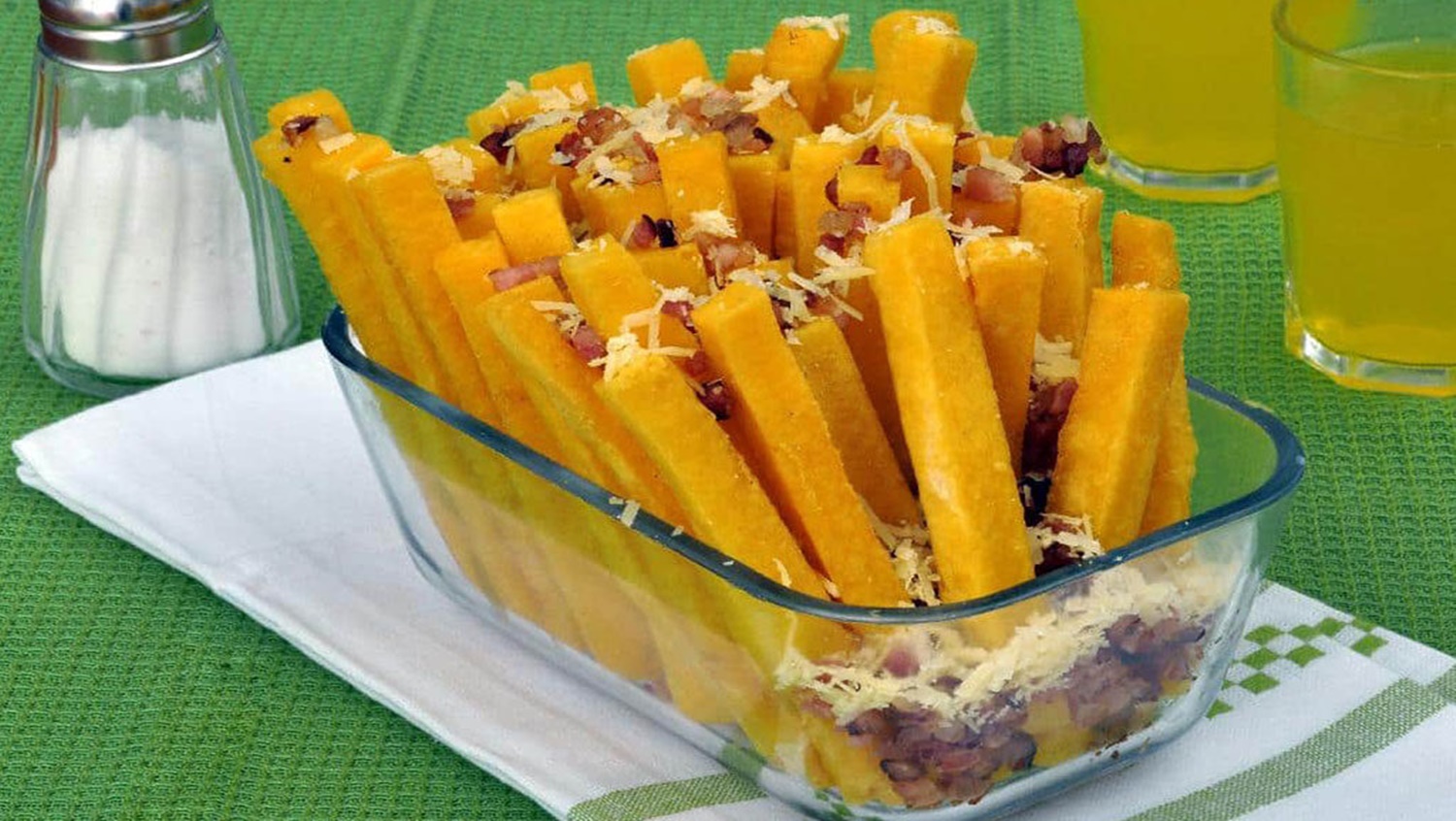 PETISCO: Receita de polenta frita com bacon e parmesão