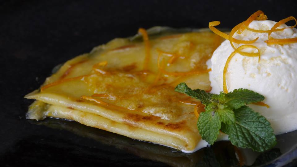 Crepe Suzette, a delícia tradicional das sobremesas da França