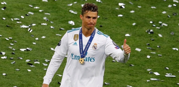 CRAQUE: PSG estuda pagar até R$ 646 milhões para ter C. Ronaldo, diz jornal