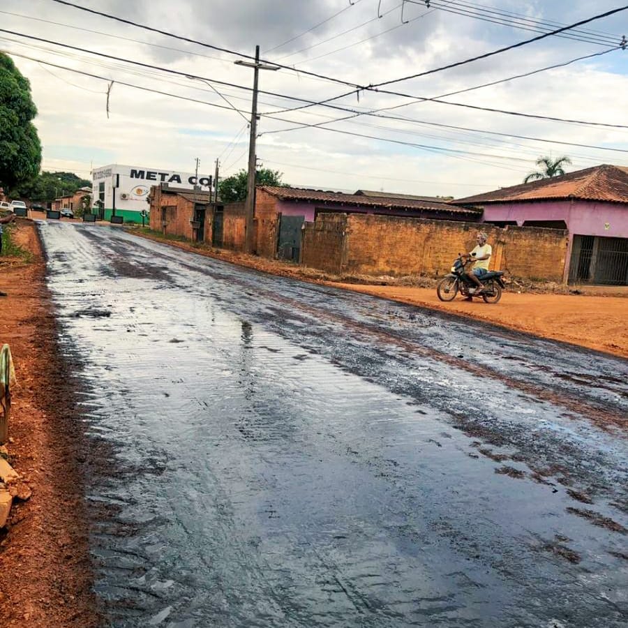 ASFALTO: Júnior Cavalcante leva benefícios para o bairro Cohab