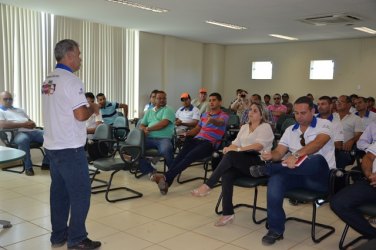 Semed realiza reunião com motoristas