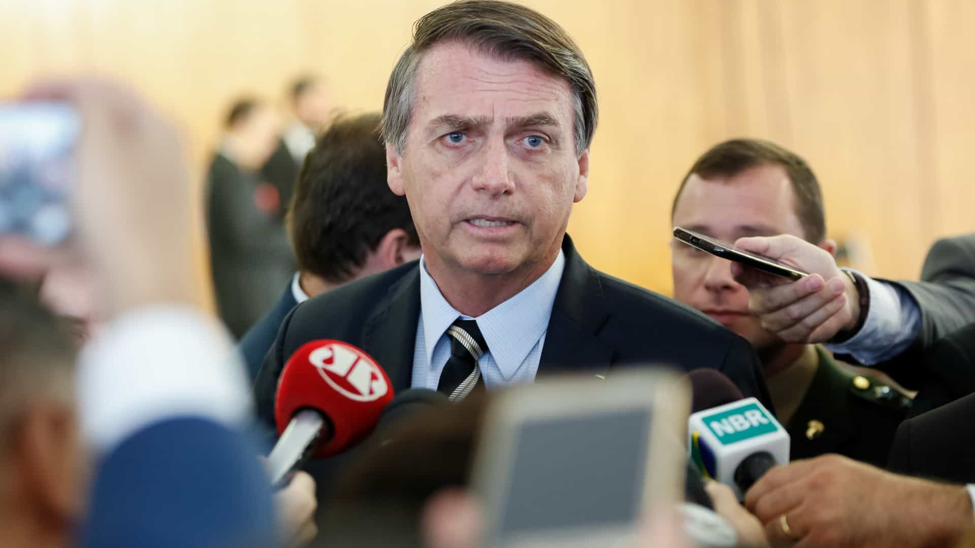 FILHO 03: Bolsonaro diz não ver nepotismo em escolha para embaixada dos EUA