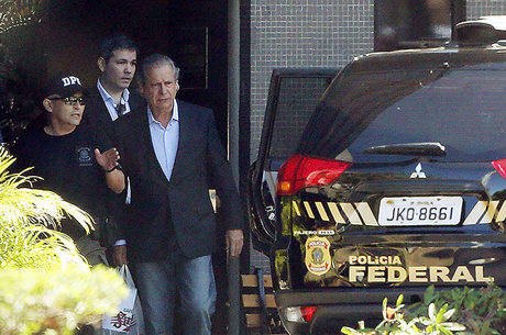  Dirceu vai ficar em silêncio na CPI da Petrobras, diz defesa