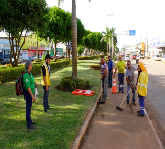 Prefeitura realiza mutirão de limpeza nas principais vias da capital 