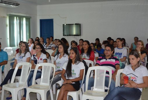 Semdes participa de palestra motivacional para aperfeiçoamento do atendimento