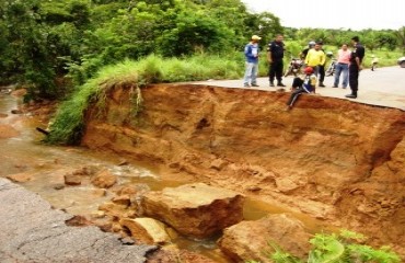 Forte chuva rompe BR 425 e Polícia Militar mantém Policiamento no local