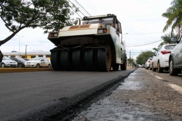 Governo asfalta bairros da capital com projeto Asfalto Bom