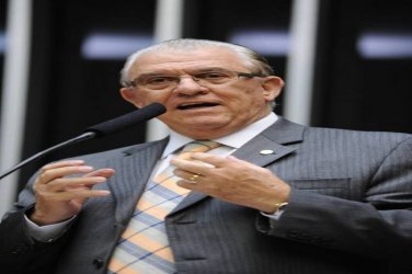 Moreira Mendes comemora aprovação da PEC do voto aberto