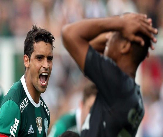 BRASILEIRÃO - Palmeiras vence e aumenta vantagem na ponta