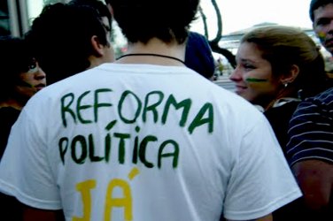 BRASIL - Especialistas discutem reforma politica em Porto Velho