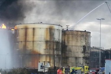 Empresa americana é chamada para conter incêndio em Santos