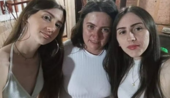 TRAGÉDIA: Mãe e duas filhas morrem em acidente entre carro e carreta 