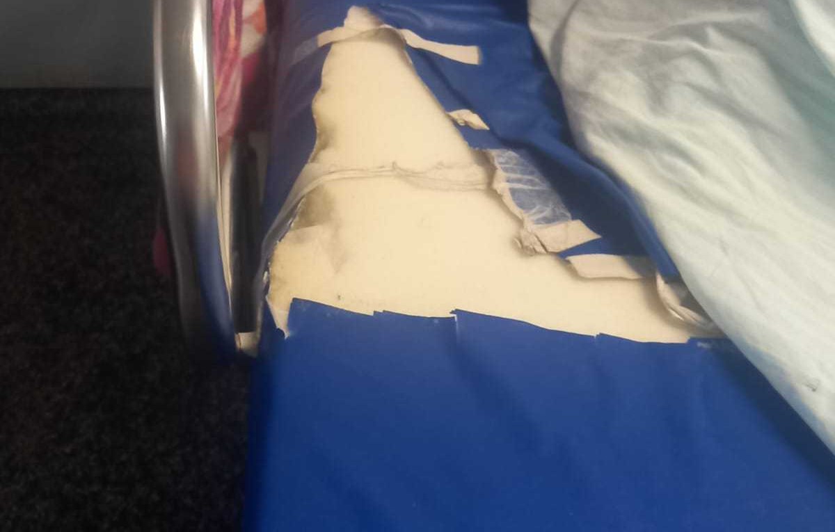 TAISSA SOUSA: Deputada identifica colchões em más condições durante visita no Hospital de Base