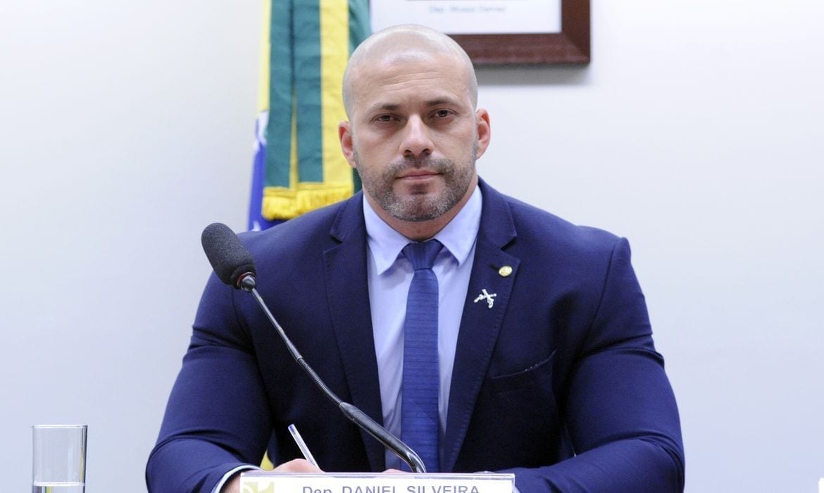 BOLSONARISTA: PF pede que STF investigue dinheiro encontrado na casa de Daniel Silveira