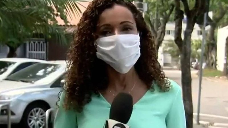 ASSISTA: Repórter da Globo tem crise de riso ao vivo ao noticiar prisão de mulher nua