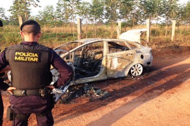 BÁRBARO - Corpo carbonizado é encontrado dentro de porta mala de carro incendiado