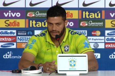 Hulk admite que pode não jogar contra o México: 'Vamos decidir com o Felipão'