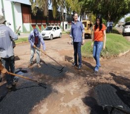 Maurão de Carvalho vistoria início das obras de reasfaltamento em Cacoal