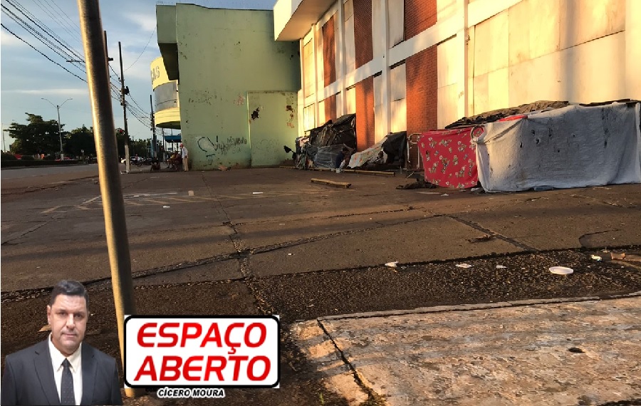 ESPAÇO ABERTO: Imundice escancarada na região central deve continuar por muito tempo