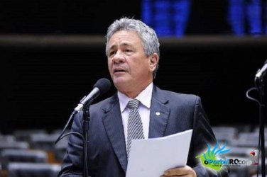 Deputado renuncia por não ser reeleito