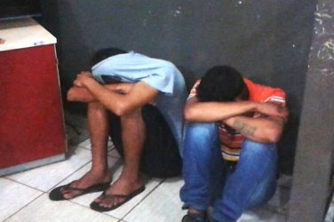 MUITA DROGA - Menores são apreendidos acusados de comandarem ‘boca de fumo’ na zona Norte