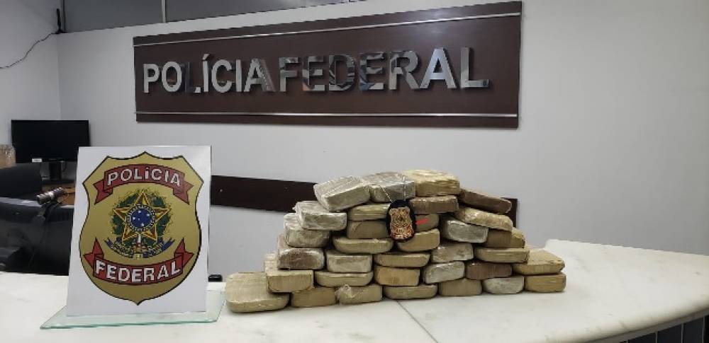 TRÁFICO: Polícia Federal prende caminhoneiro transportando mais de 30 quilos de cocaína