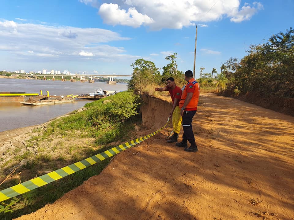 DESBARRANCANDO: Estrada do ramal Maravilha é interditada pela Defesa Civil