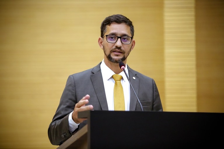 ESCOLA HÉLIO BOTELHO: Anderson Pereira volta a cobrar do DER conclusão das obras para abastecimento de água tratada