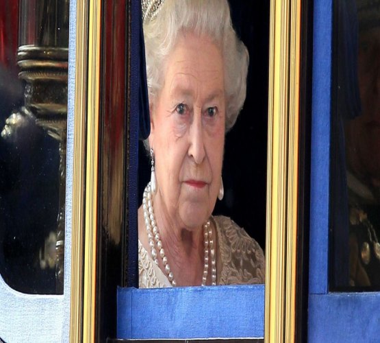 Rainha Elizabeth II se recupera e retorna aos compromissos oficiais