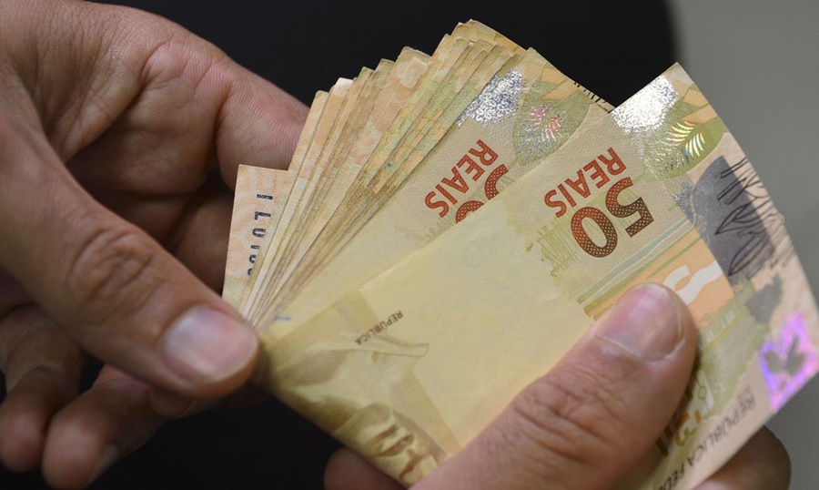 BOLSO: Salário mínimo sobe para R$ 1.302, a partir de 1º de janeiro de 2023