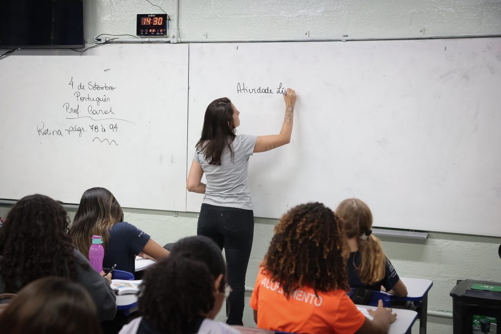 INTIMIDADE: Aprovadas em concurso da Seduc são submetidas a perguntas sexistas em formulário de posse
