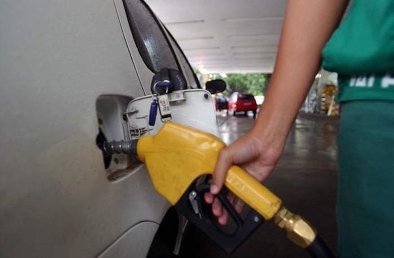 DE NOVO: Petrobrás prevê que gasolina deve aumentar 15% nos próximos dias
