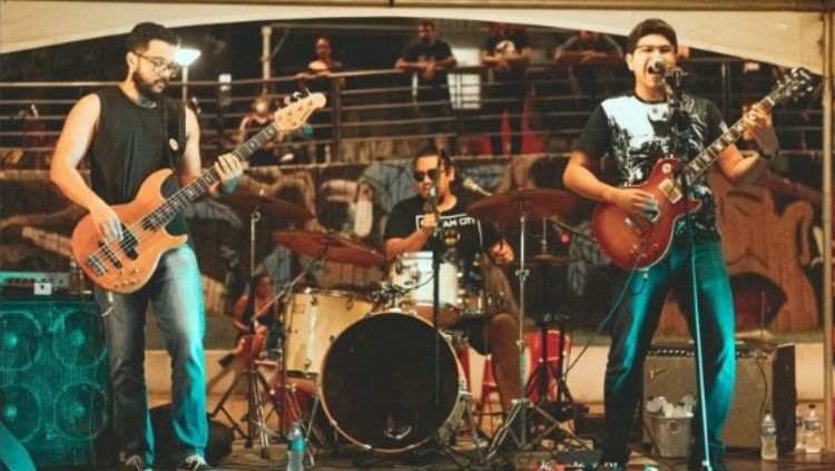 MERCADO CULTURAL:   Dom Vinil, Carla Letícia e banda nesta terça-feira do rock