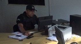 Homem é conduzido à Delegacia de Polícia portando garrucha calibre 28